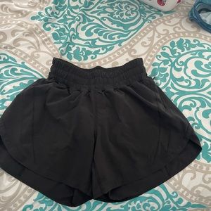 Lululemon track that mid-rise shorts